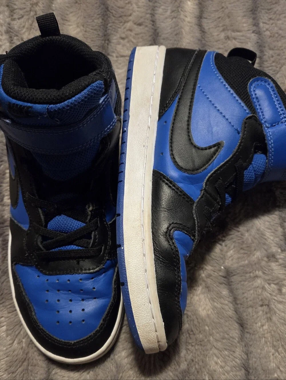 Nike Court Borough Mid 2 Sneakers Size 2.5Y Big Kids
